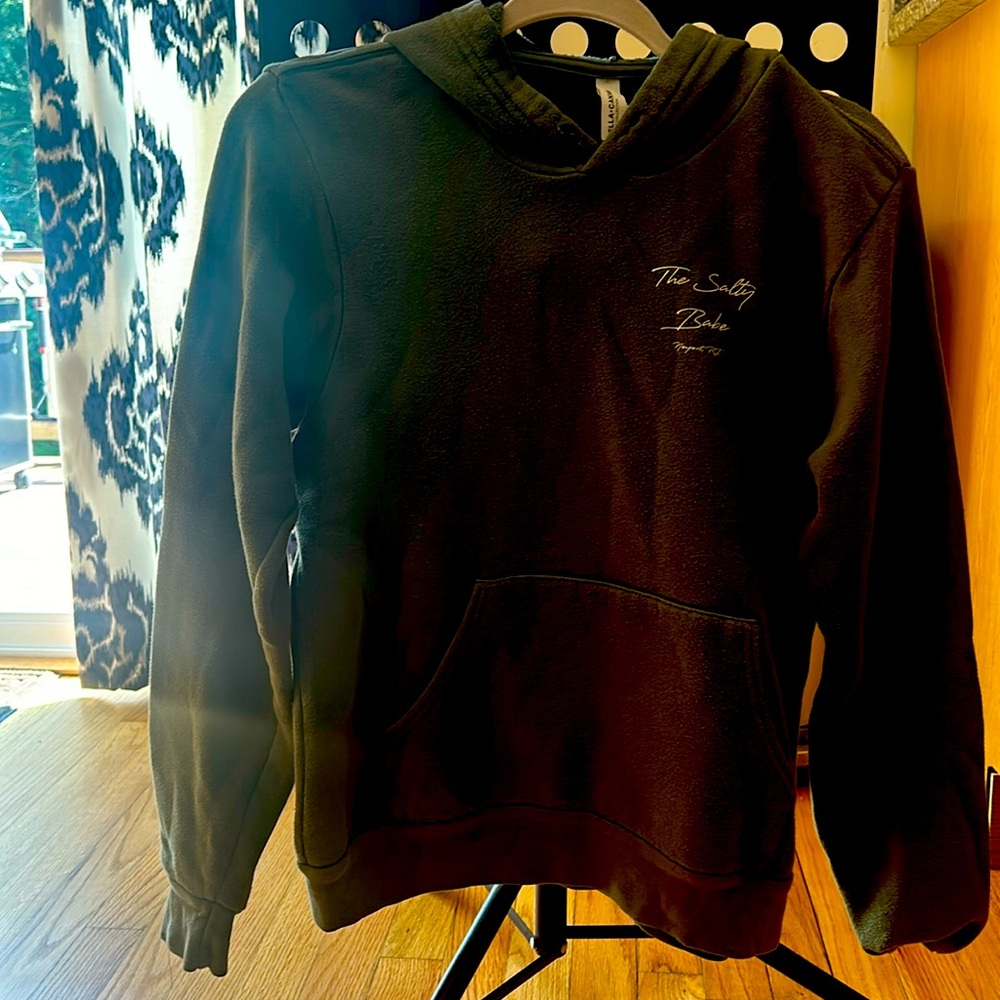 Beautiful sweatshirt from Newport, Rhode Island size small